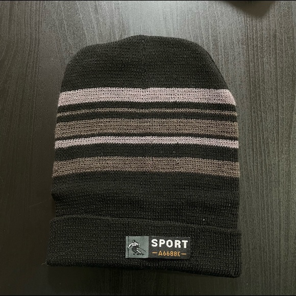 Men’s Sport Beanie in Black - Picture 2 of 2